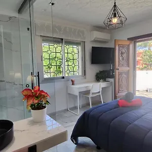 https://habitacin-en-villa-en-benalmdena.es-andalucia.com